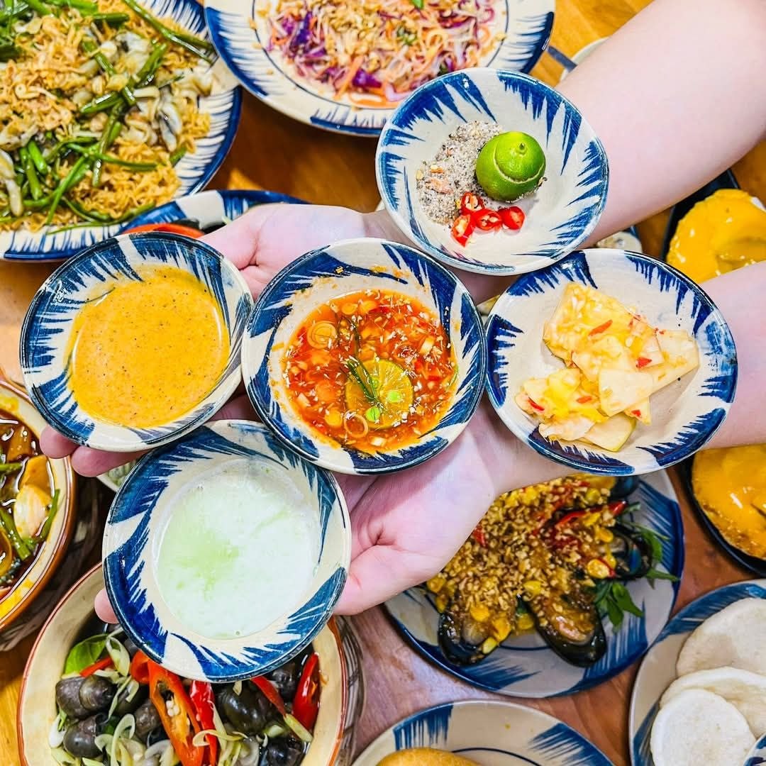 Mì xào ốc